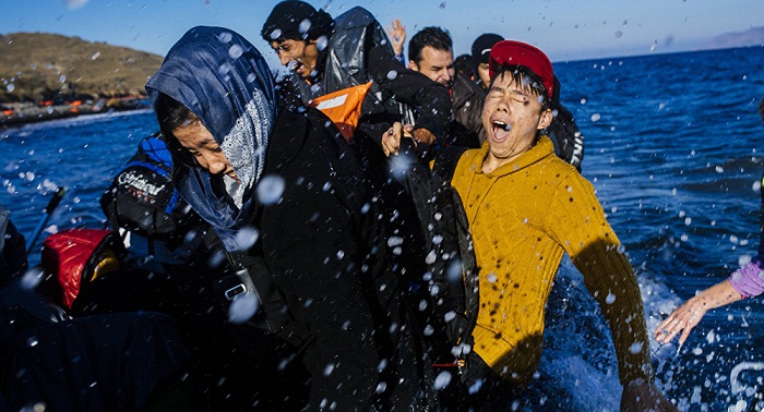 Over 850,000 Migrants Arrive to Europe by Sea in 2015